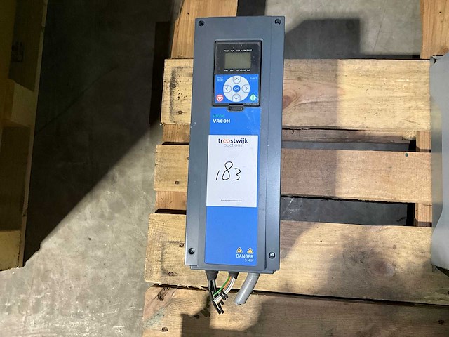 Hvac vacon 0100-3l-0023 frequentieregelaar - afbeelding 1 van  3