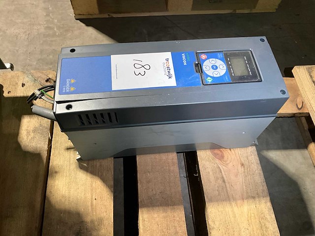 Hvac vacon 0100-3l-0023 frequentieregelaar - afbeelding 2 van  3