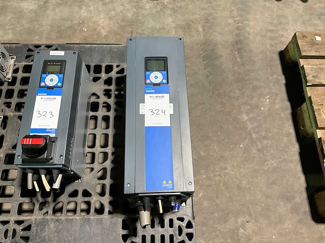 Hvac vacon 0100-3l-0061 frequentieregelaar - afbeelding 1 van  3