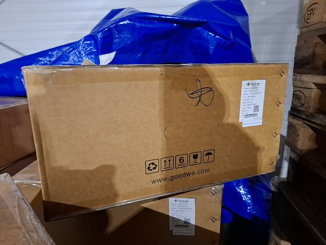 Hybride omvormer goodwe, gw5048d-es - afbeelding 2 van  3