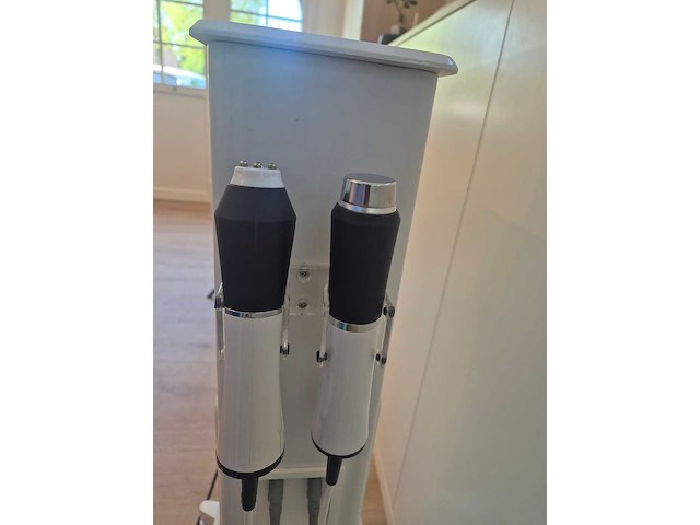 Hydra - premium skin booster - beauty salon - afbeelding 4 van  7