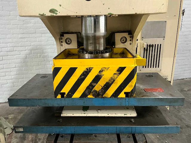 Hydrap - 1986 - hpsb63 - hydraulische pers - afbeelding 11 van  15