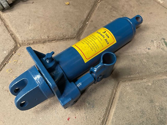 Hydraulic jack - afbeelding 1 van  2