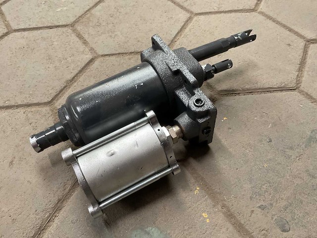 Hydraulic pump - afbeelding 1 van  3