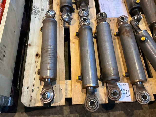 Hydrauliek cilinder (10x) - afbeelding 2 van  5