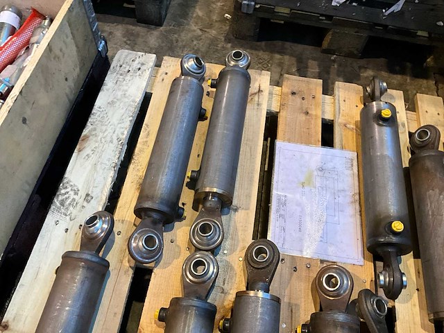 Hydrauliek cilinder (10x) - afbeelding 5 van  5
