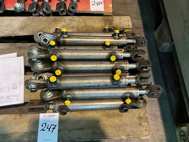 Hydrauliek cilinder (10x) - afbeelding 1 van  4
