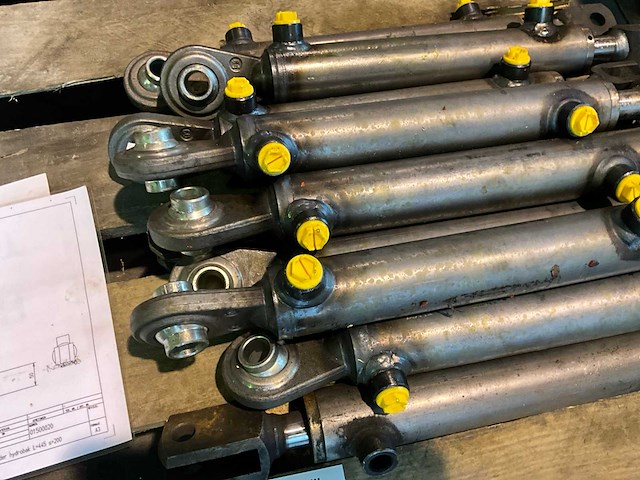 Hydrauliek cilinder (10x) - afbeelding 3 van  4