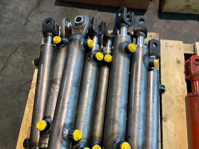 Hydrauliek cilinder (10x) - afbeelding 3 van  3
