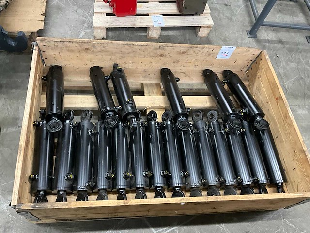 Hydrauliek cilinder (20x) - afbeelding 1 van  4