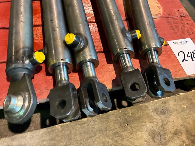 Hydrauliek cilinder (6x) - afbeelding 2 van  4