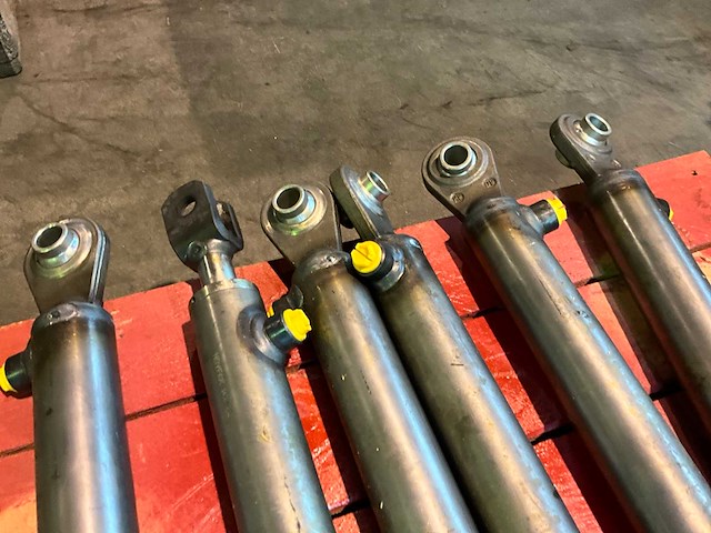 Hydrauliek cilinder (6x) - afbeelding 4 van  4