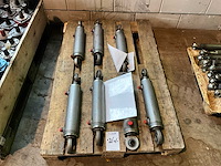 Hydrauliek cilinder (7x) - afbeelding 1 van  5