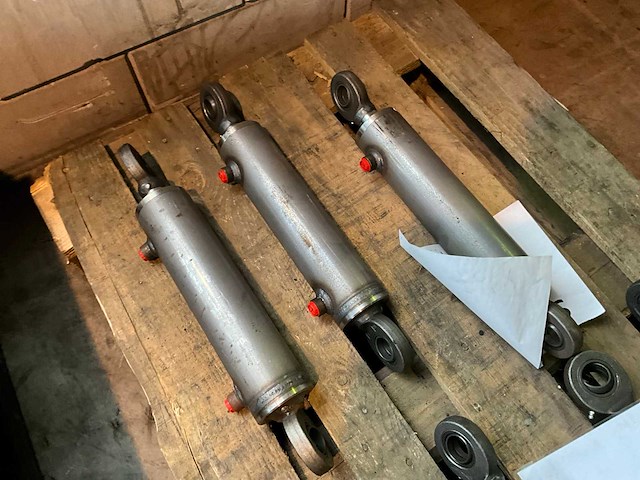 Hydrauliek cilinder (7x) - afbeelding 4 van  5