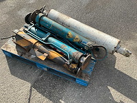 Hydrauliek cilinders en vangrek heftruck - afbeelding 2 van  4