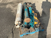 Hydrauliek cilinders en vangrek heftruck - afbeelding 3 van  4