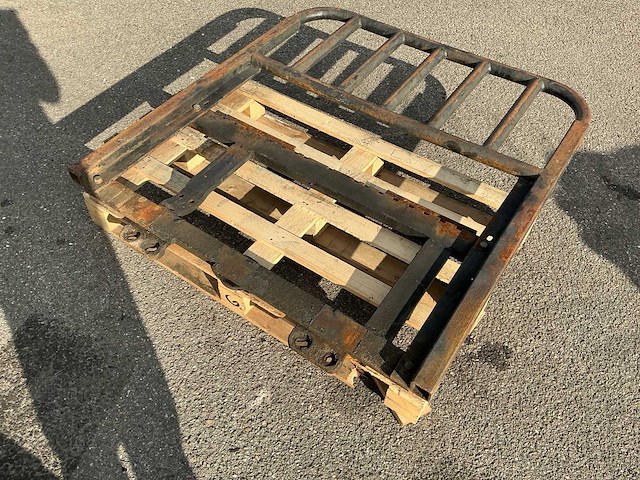 Hydrauliek cilinders en vangrek heftruck - afbeelding 4 van  4