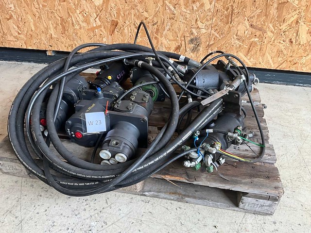 Hydrauliek motor (7x) - afbeelding 1 van  5