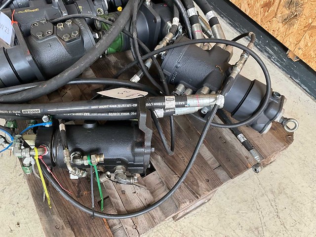 Hydrauliek motor (7x) - afbeelding 4 van  5