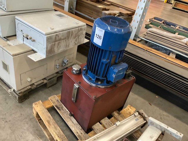 Hydrauliek oliereservoir met motor - afbeelding 1 van  3