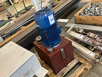 Hydrauliek oliereservoir met motor - afbeelding 2 van  3