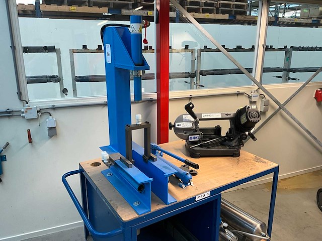Hydrauliek pers & bandzaagmachine op transportkar - afbeelding 1 van  11