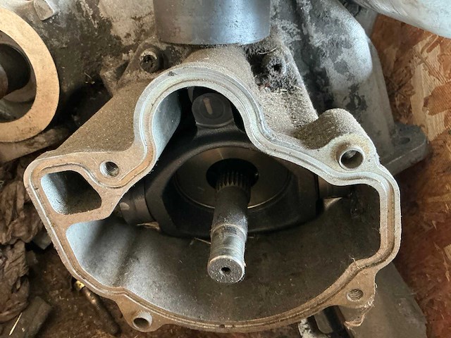 Hydrauliek pomp ( new holland ) - afbeelding 4 van  6