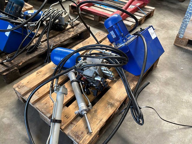 Hydrauliek pomp / verdeelblok - afbeelding 2 van  5