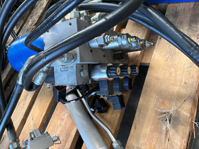 Hydrauliek pomp / verdeelblok - afbeelding 3 van  5