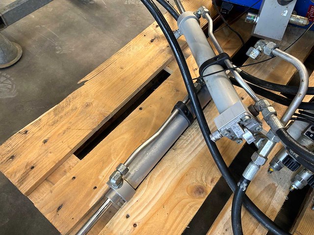 Hydrauliek pomp / verdeelblok - afbeelding 4 van  5