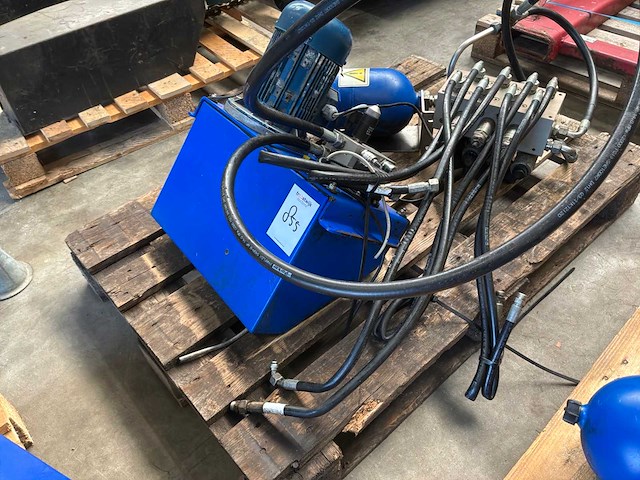 Hydrauliek pomp / verdeelblok - afbeelding 1 van  5