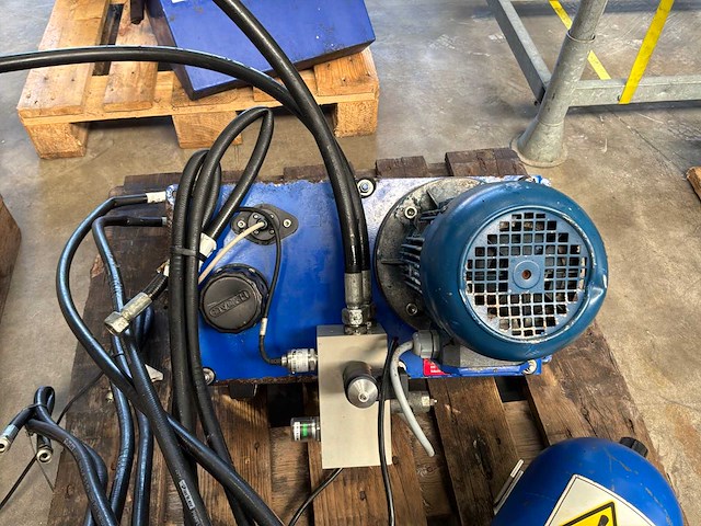 Hydrauliek pomp / verdeelblok - afbeelding 3 van  5