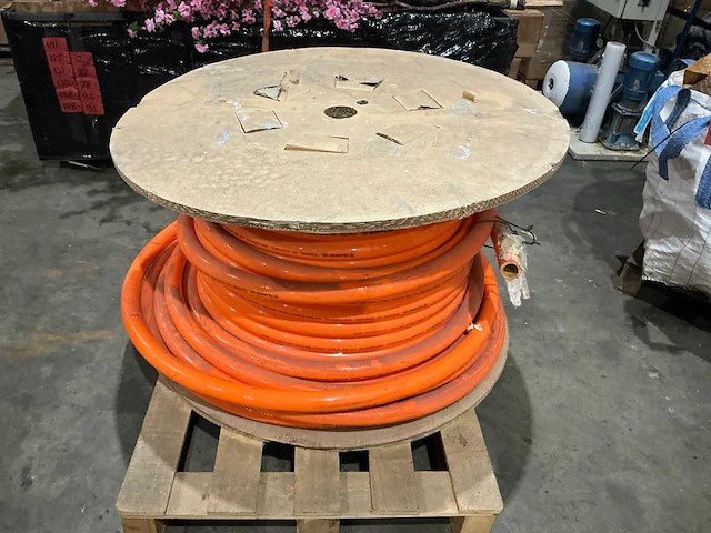 Hydrauliek slang (68 meter) - afbeelding 1 van  12