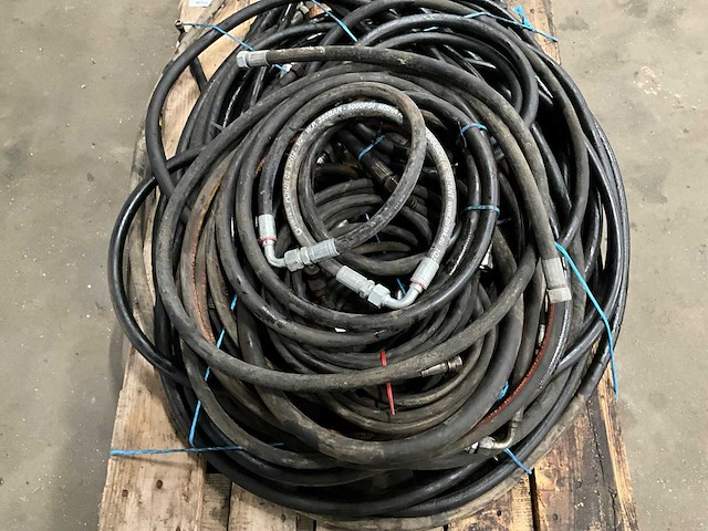 Hydrauliek slangen - afbeelding 2 van  3