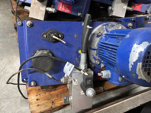 Hydrauliekpomp (4x) - afbeelding 4 van  6