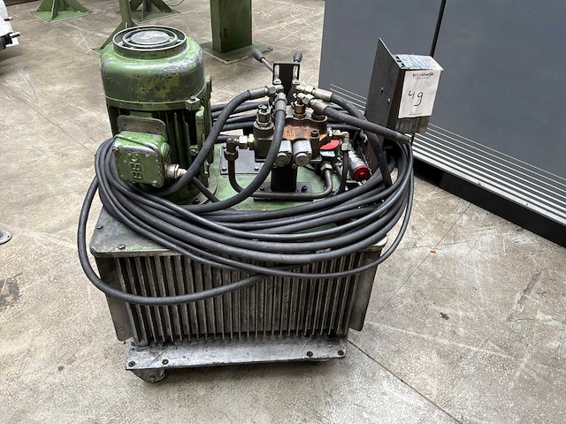 Hydrauliekunit met pomp en ventielblok - afbeelding 2 van  6