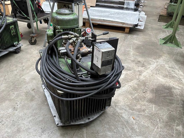Hydrauliekunit met pomp en ventielblok - afbeelding 6 van  6