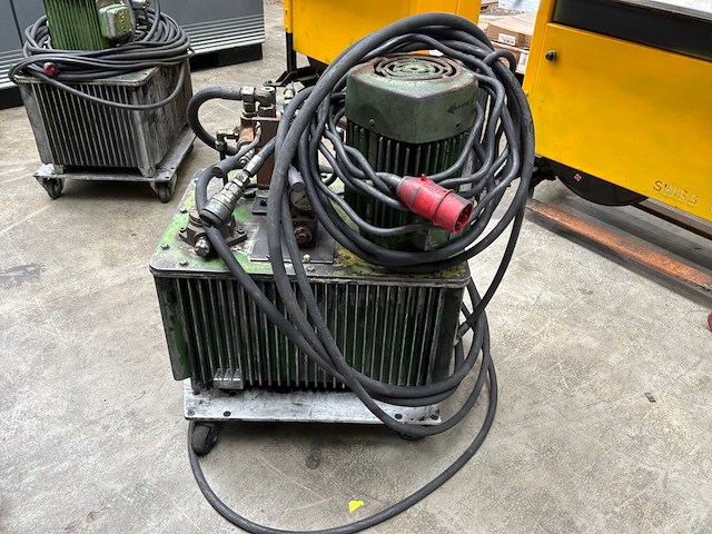 Hydrauliekunit met pomp en ventielblok - afbeelding 3 van  4