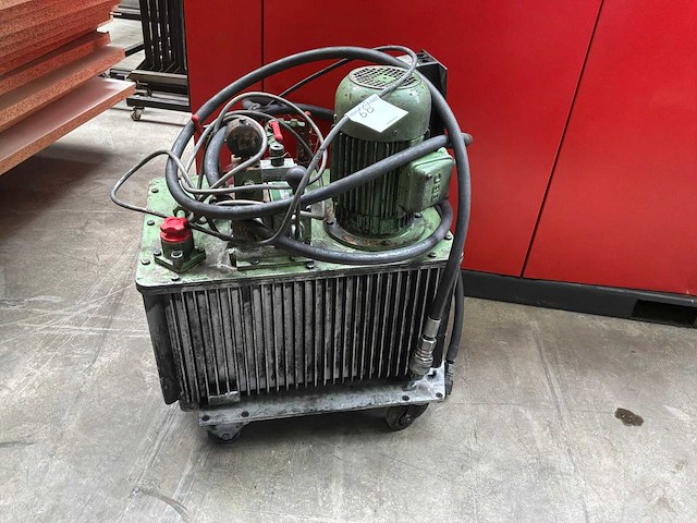 Hydrauliekunit met pomp en ventielblok - afbeelding 1 van  4