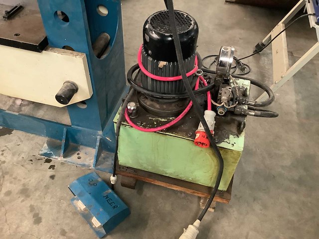 Hydraulik press - lmhp 100 t - hydraulische pers - afbeelding 2 van  7