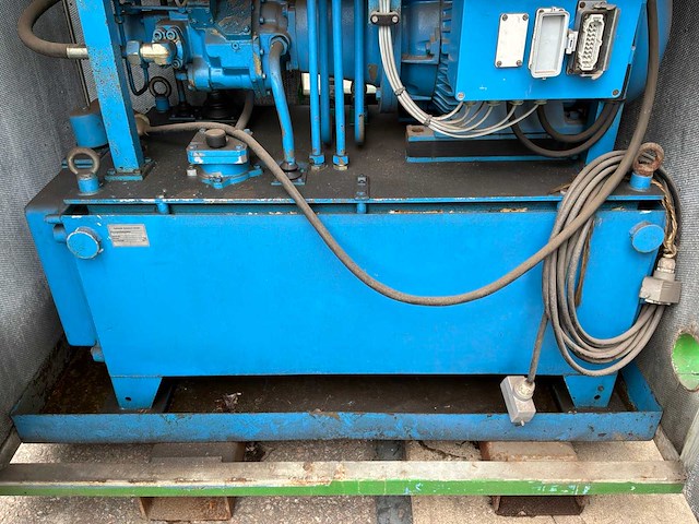 Hydraulik schwerin - hydraulic power unit - 1992 - afbeelding 2 van  13
