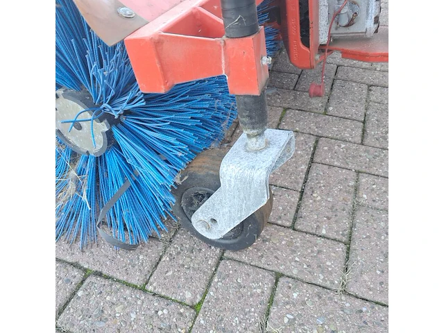 Hydraulisch aangedreven rolbezem, hako, fkm, rood - afbeelding 5 van  20
