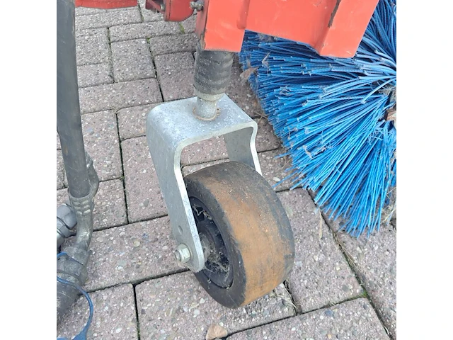 Hydraulisch aangedreven rolbezem, hako, fkm, rood - afbeelding 13 van  20