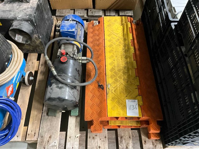 Hydraulisch aggregaat en divers - afbeelding 2 van  3