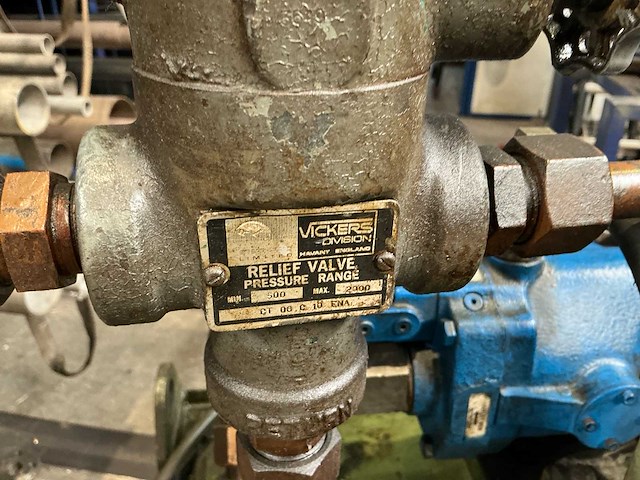 Hydraulisch aggregaat met rexroth ventielen en vickers flow control - afbeelding 7 van  11