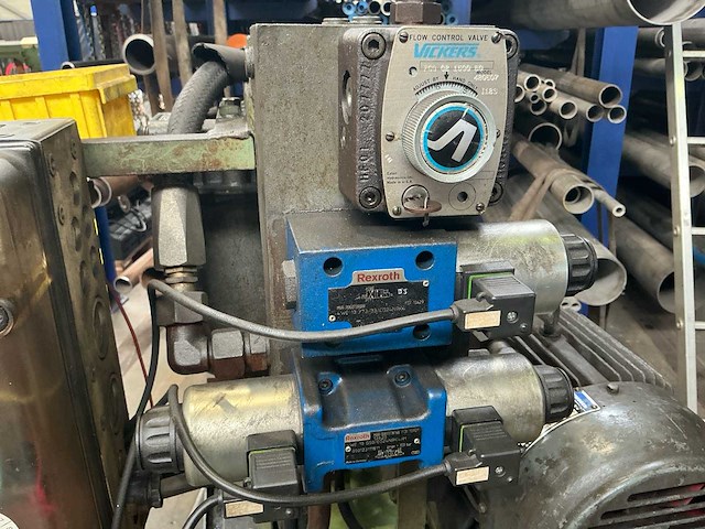 Hydraulisch aggregaat met rexroth ventielen en vickers flow control - afbeelding 10 van  11