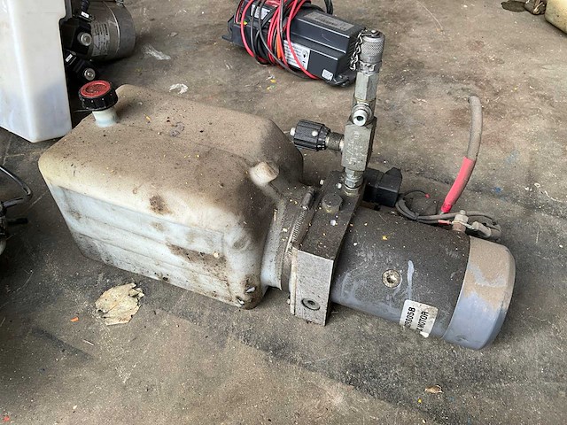 Hydraulisch aggregaat - afbeelding 2 van  2