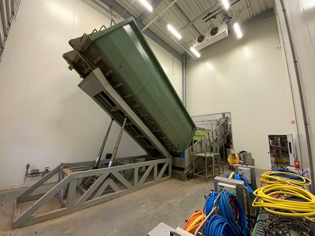 Hydraulisch container kantel installatie - afbeelding 1 van  8