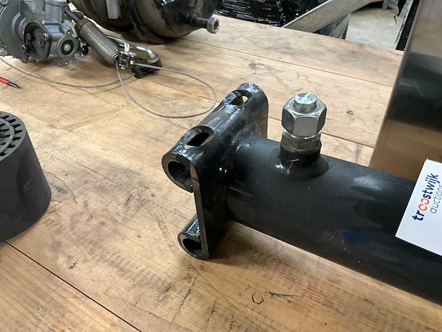 Hydraulisch enkelwerkende steunpoot - afbeelding 2 van  3