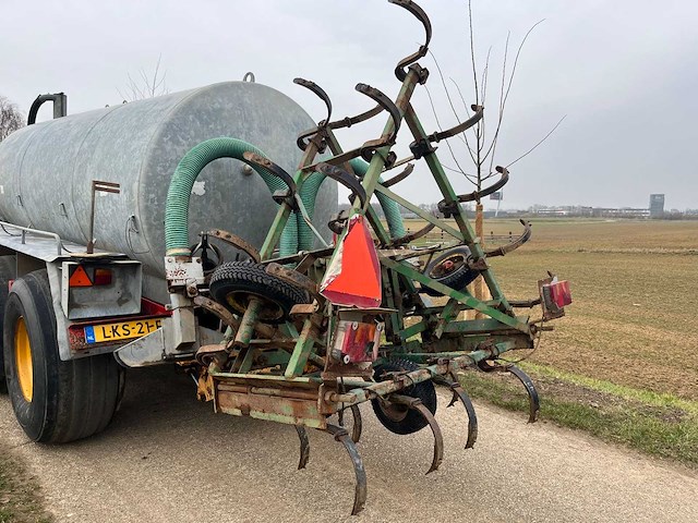 Hydraulisch opklapbare bouwlandinjecteur - afbeelding 1 van  3